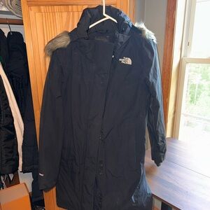 The North Face Women's Black Artic Parka Coat